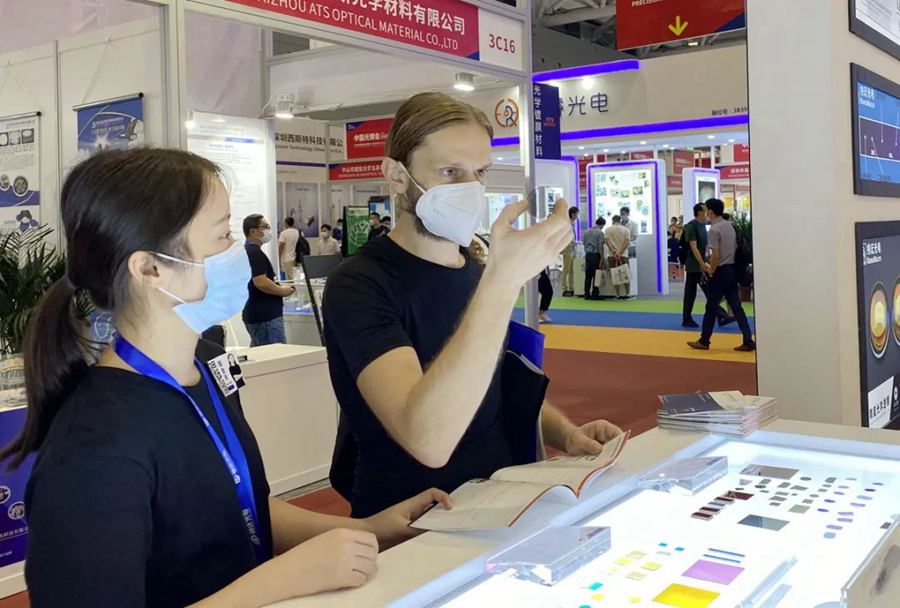 國(guó)外客戶看濾光片產(chǎn)品